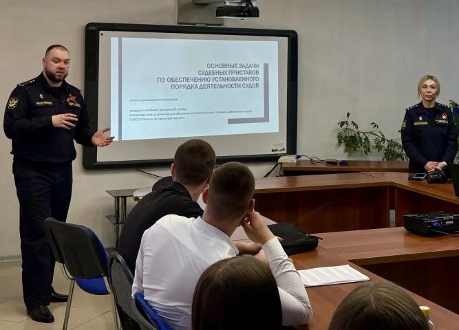 В преддверии 1 Мая: встреча с теми, кто стоит на страже закона