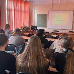 От мифов — к правде: урок о ВИЧ в колледже