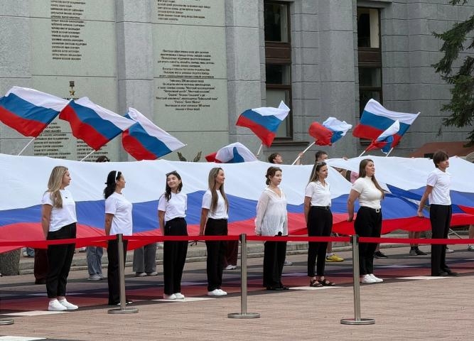 22 августа - День российского флага