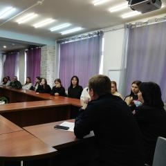 Студенты-юристы обсуждают киберпреступность с сотрудниками МВД