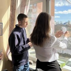 «Окна Победы»: студенты ИТК сохраняют память о Великой Отечественной войне