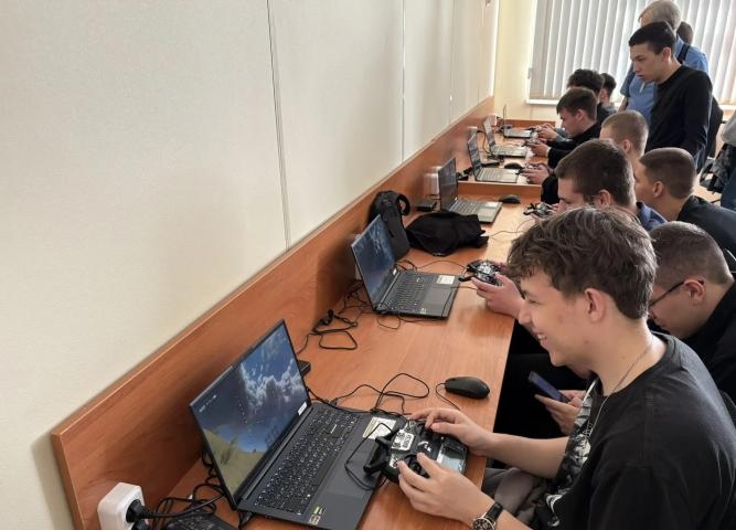 Студенты ИТК осваивают БПЛА!