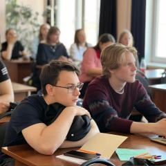 ИСКРУ ТУШИМ ДО ПОЖАРА, БЕДУ ОТВОДИМ ДО УДАРА