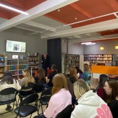 Погружение в мир поэзии: лекция о жизни Сергея Есенина